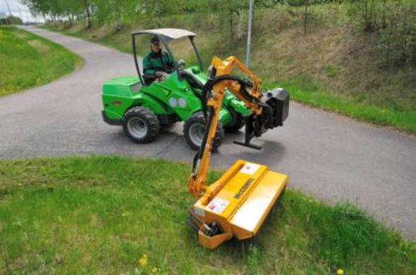 Berky Hydro Flail Mower with hydraulic flap & clearing belt